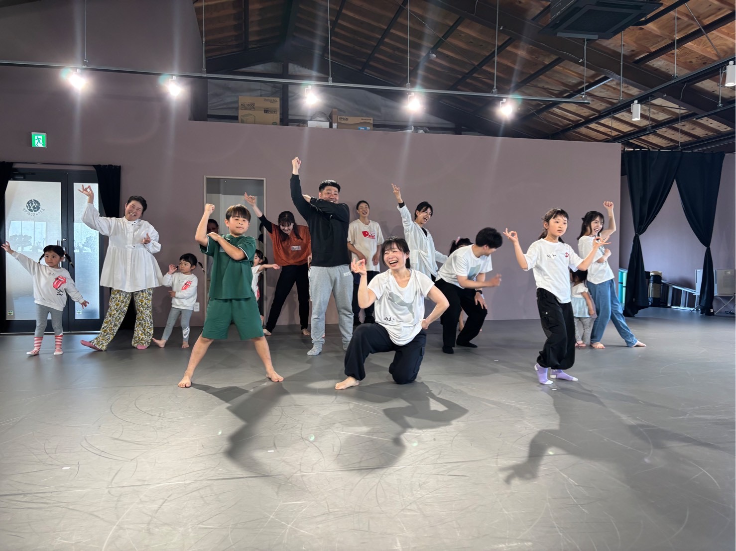 小学生向け！初心者でも安心のキッズHIPHOPダンスクラス｜大阪市住之江区のダンススクールならAcco Space μ